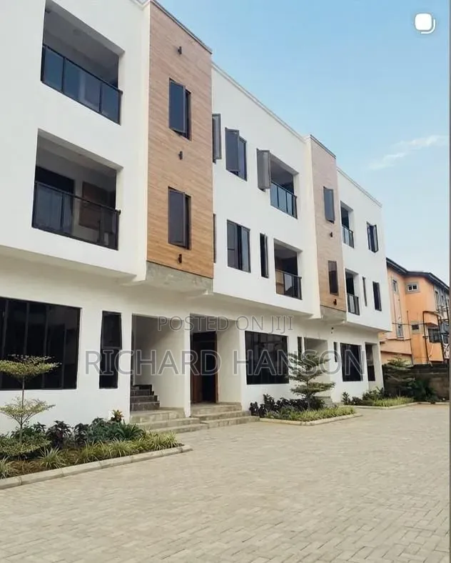 2bdrm Apartment in Adesanya for sale