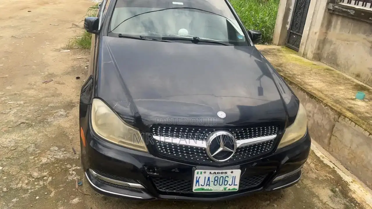 Mercedes-Benz C300 2013 Black