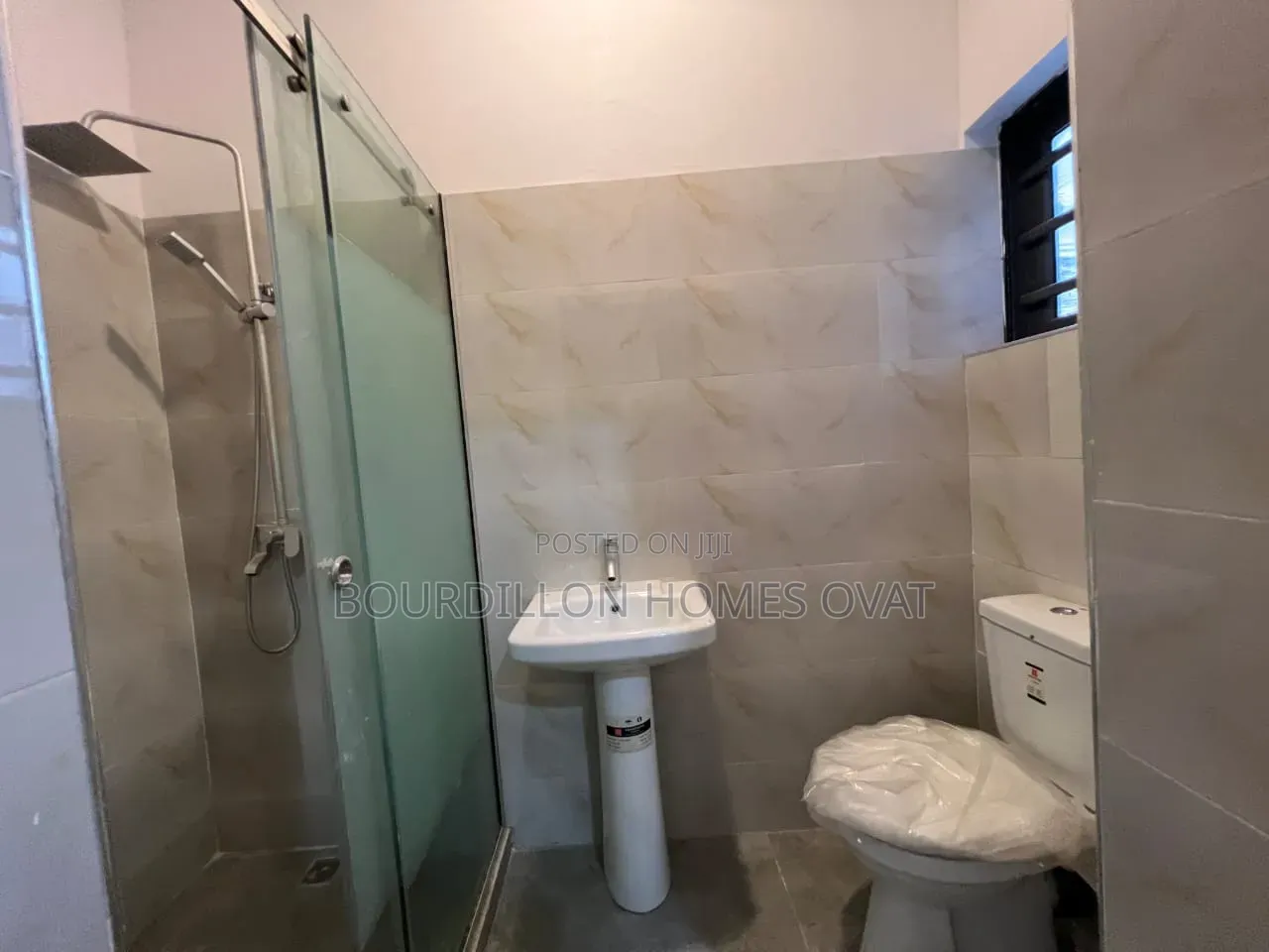 4bdrm Apartment in Phase Phase 1 Lagos for sale