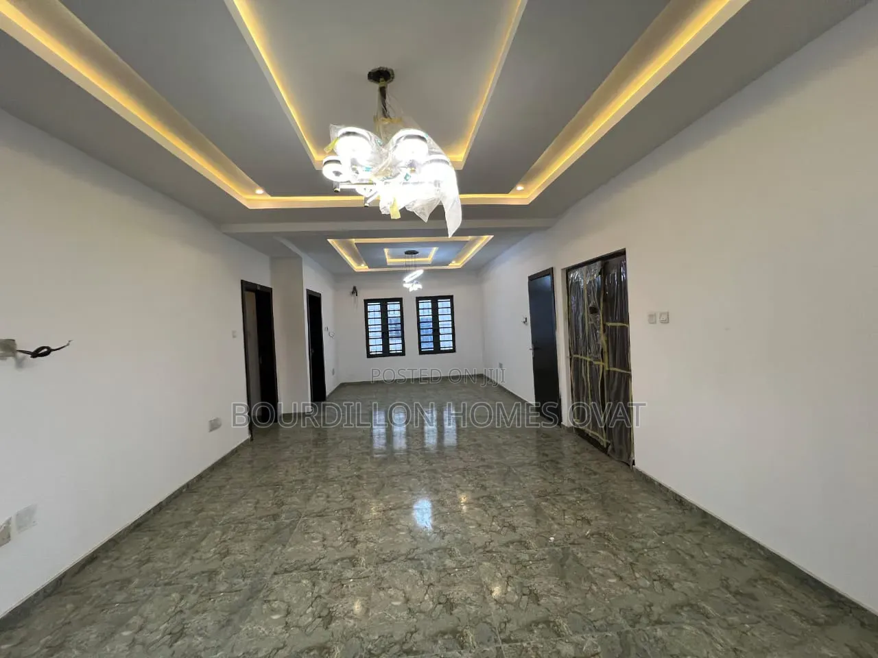 4bdrm Apartment in Phase Phase 1 Lagos for sale