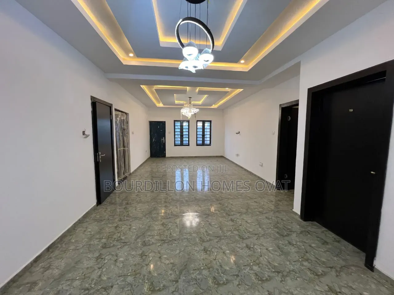 4bdrm Apartment in Phase Phase 1 Lagos for sale