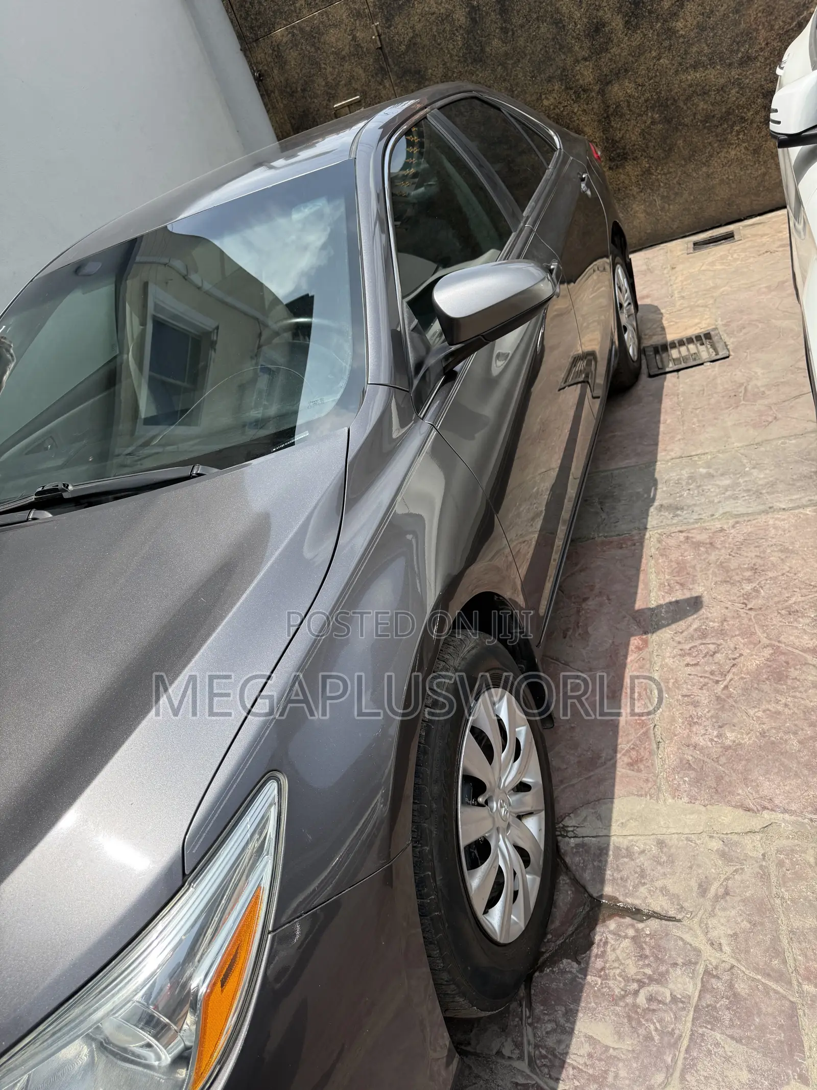 Toyota Camry LE 4dr Sedan (2.5L 4cyl 6A) 2016 Beige