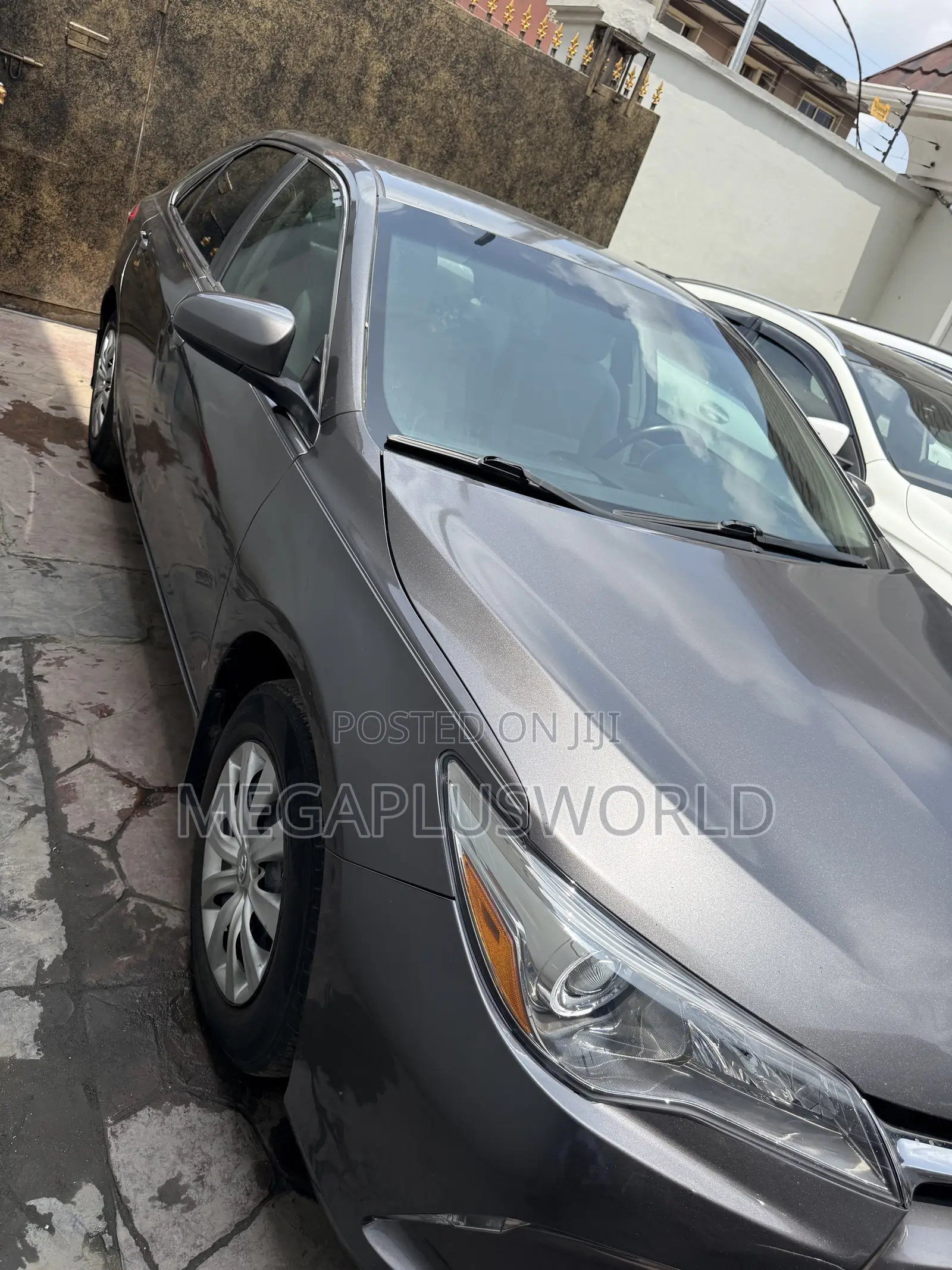 Toyota Camry LE 4dr Sedan (2.5L 4cyl 6A) 2016 Beige