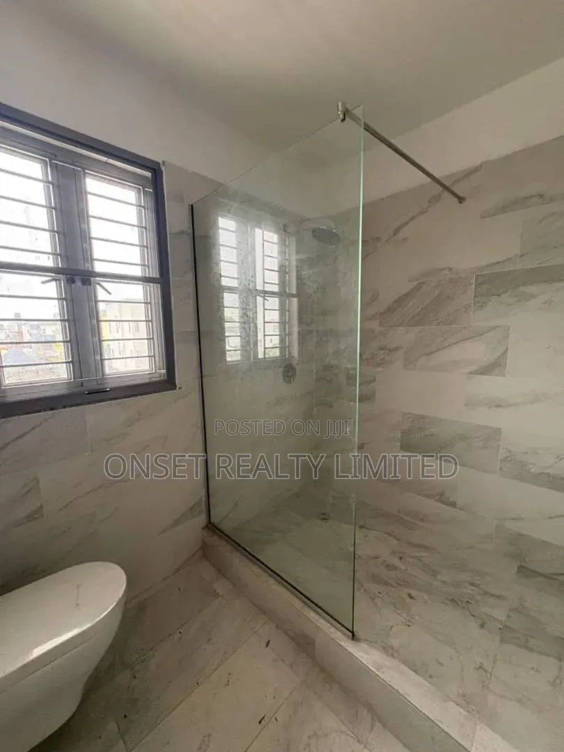 2bdrm Block of Flats in Bashorun Estate, Sangotedo for rent