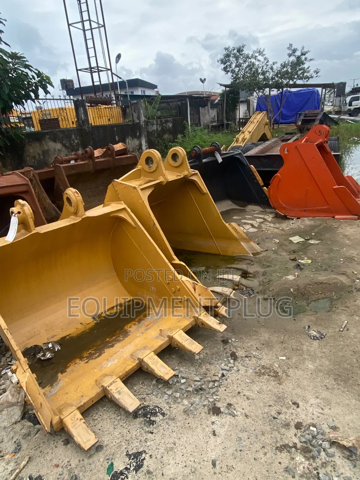 Caterpillar Buckets