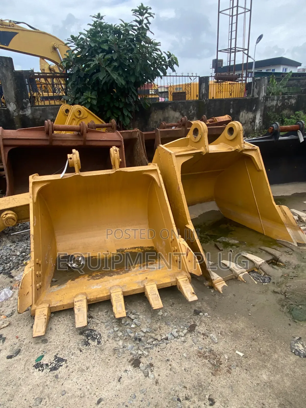 Caterpillar Buckets