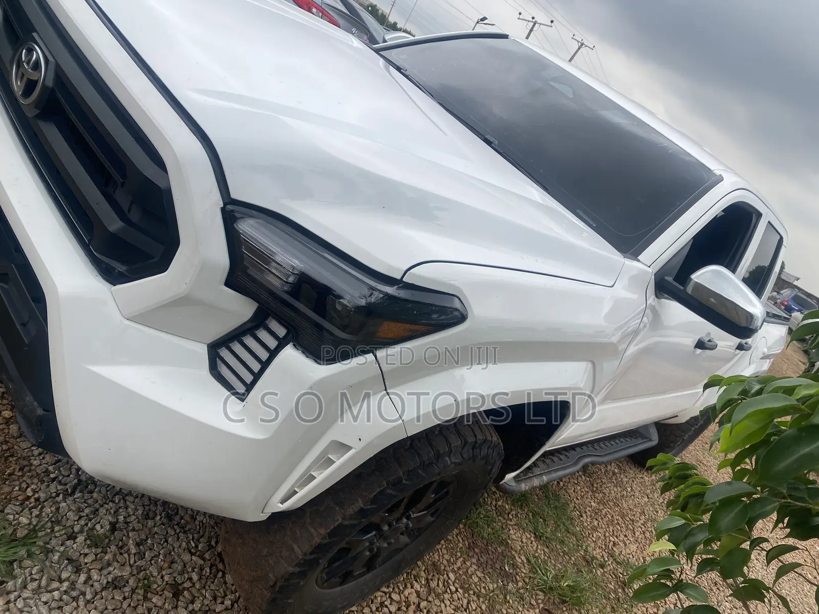 Toyota Tacoma 2024 White