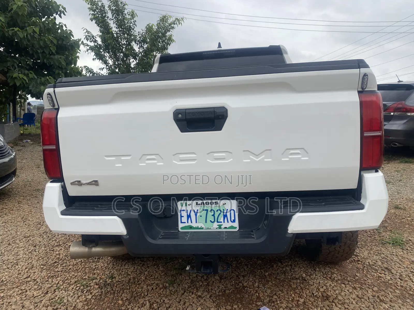 Toyota Tacoma 2024 White