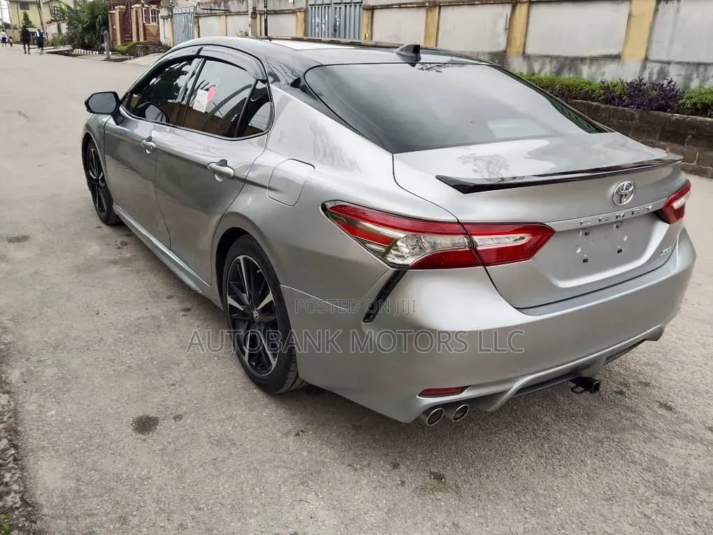 Toyota Camry XSE (2.5L 4cyl 8A) 2019 Silver