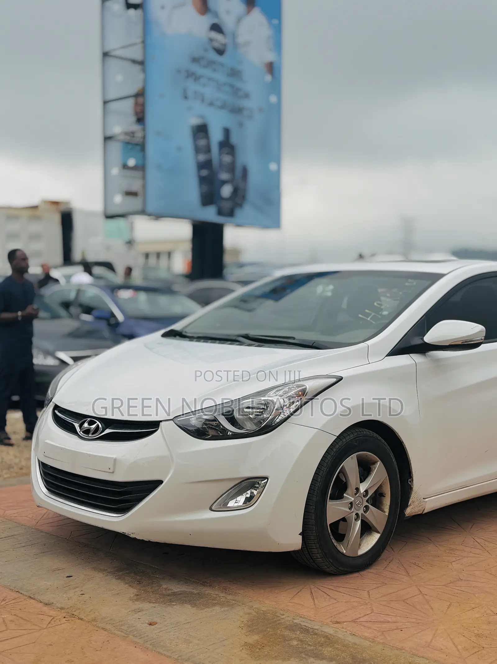 Hyundai Elantra GLS Sedan FWD (1.8L 4cyl 6M) 2013 White