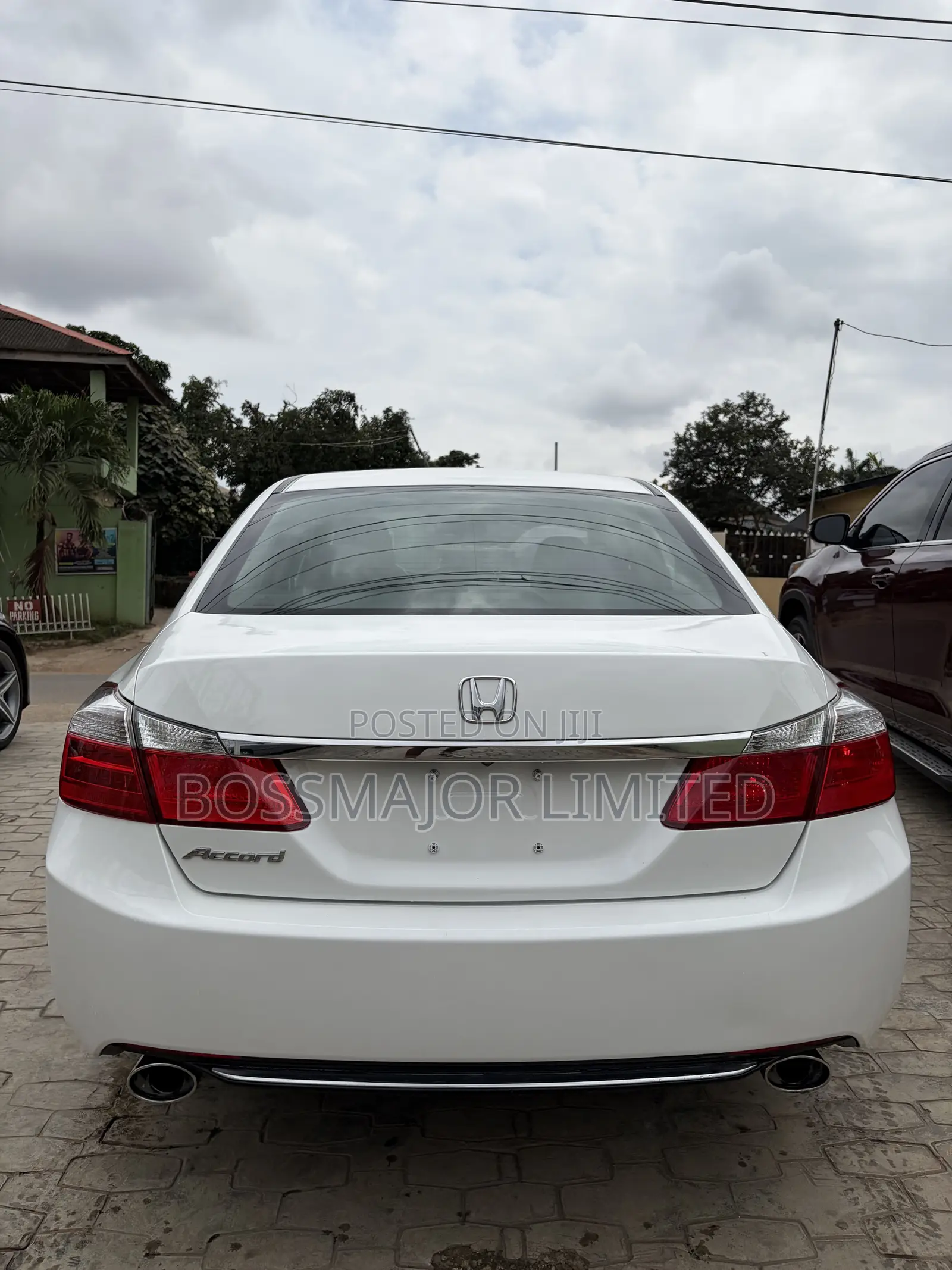 Honda Accord LX 4dr Sedan FWD (2.4L 4cyl 2A) 2013 White