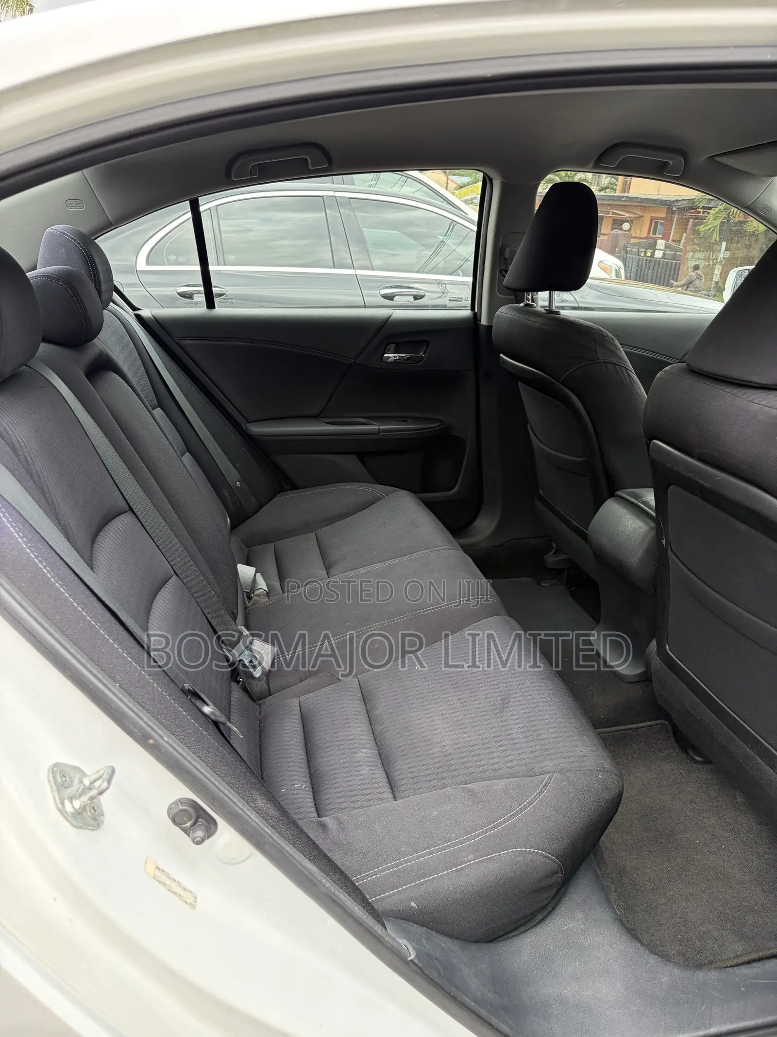 Honda Accord LX 4dr Sedan FWD (2.4L 4cyl 2A) 2013 White