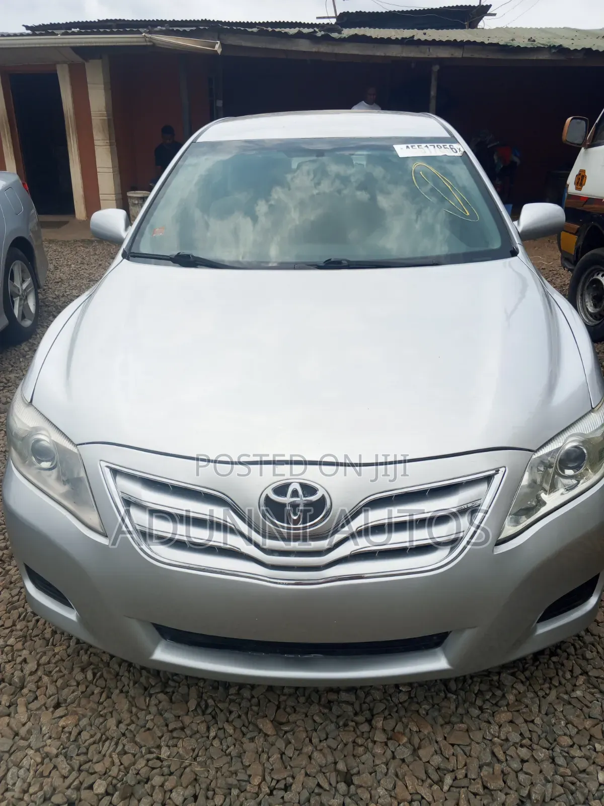 Toyota Camry LE 4dr Sedan (2.5L 4cyl 6A) 2011 Silver