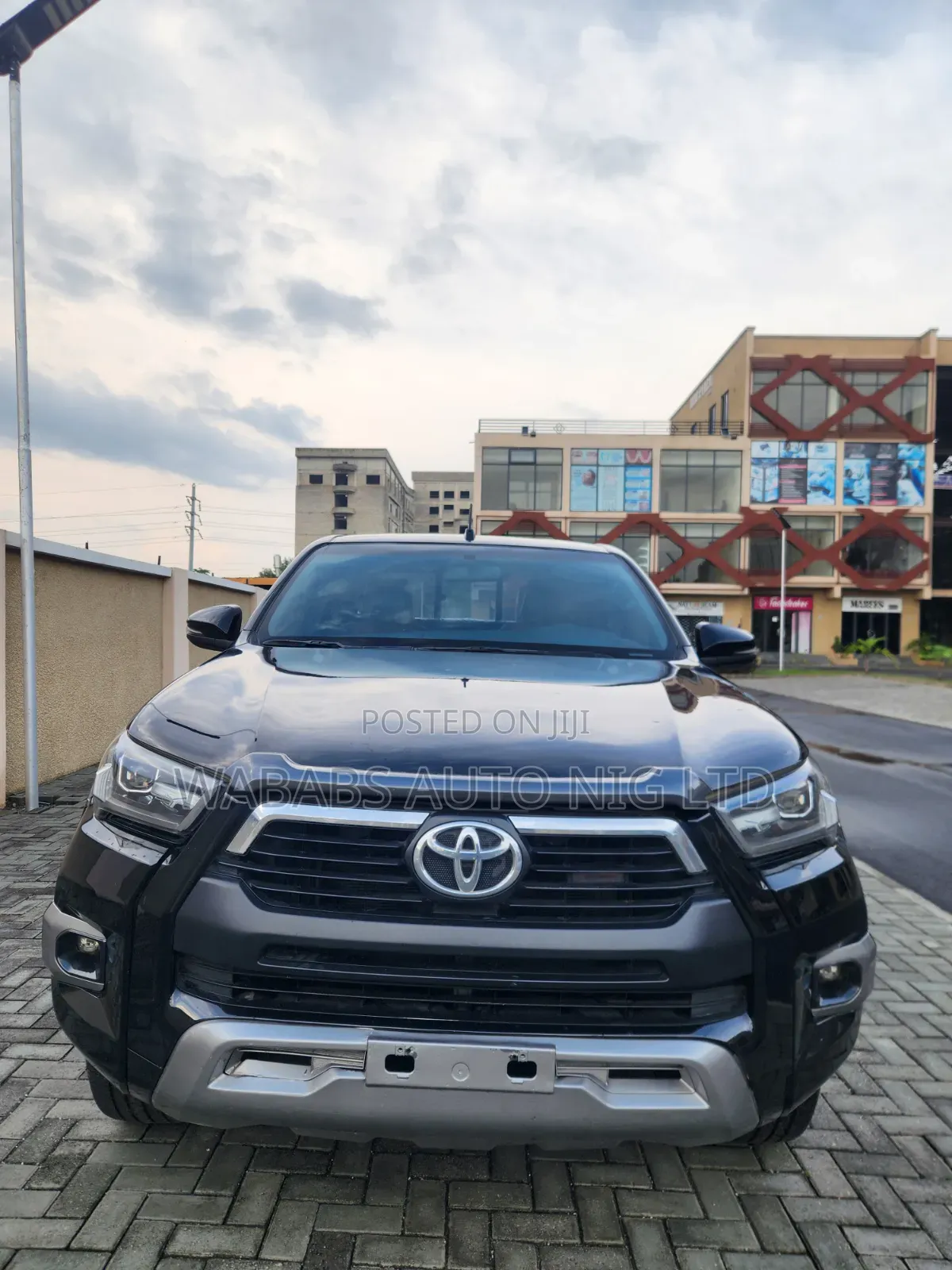 Toyota Hilux 2021 Black
