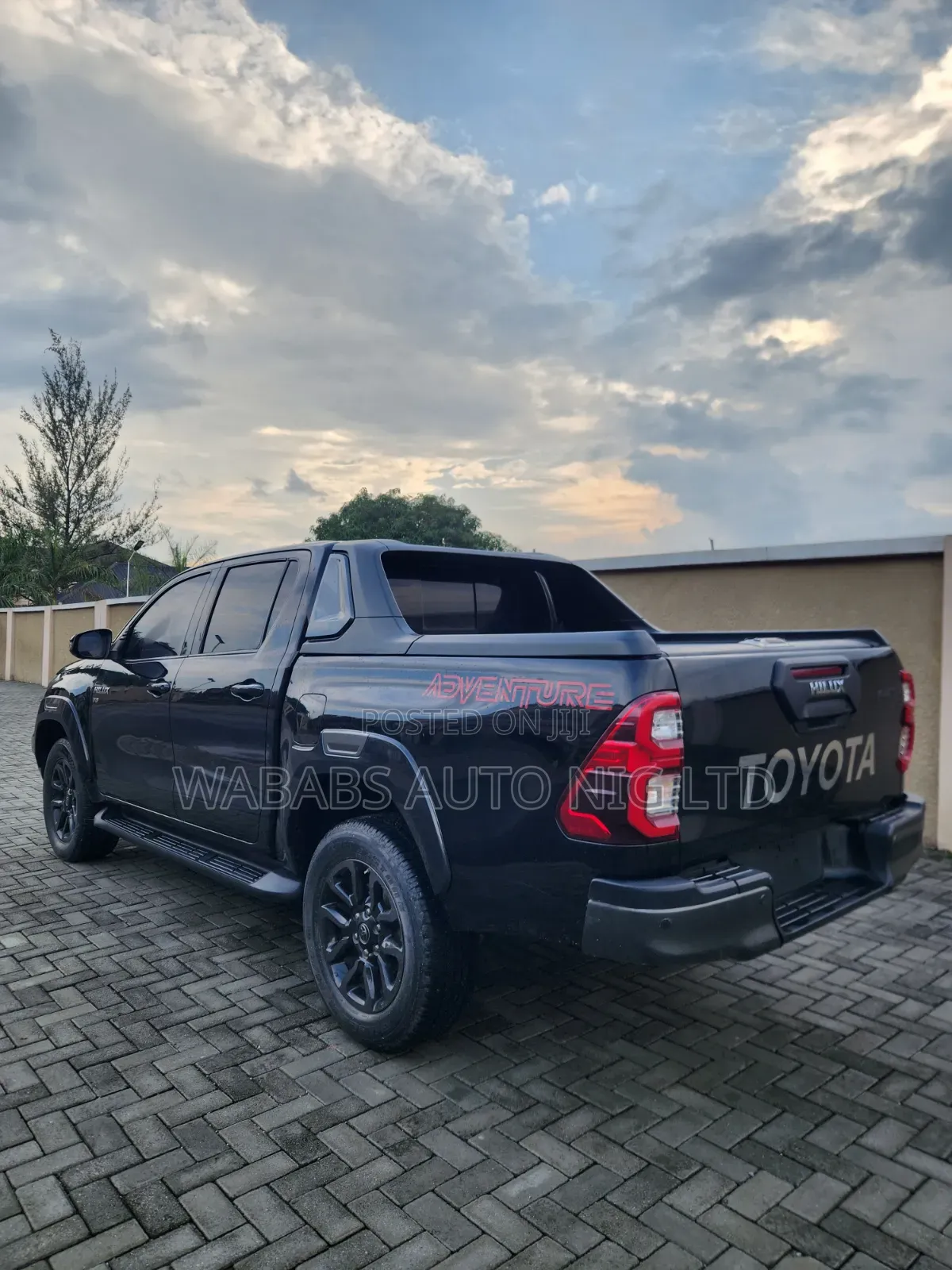 Toyota Hilux 2021 Black
