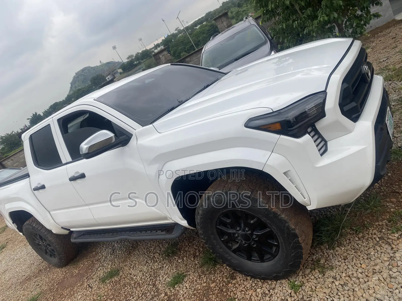 Toyota Tacoma 2024 White
