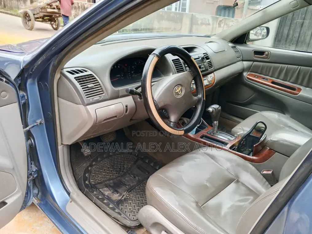 Toyota Camry XLE 4dr Sedan (2.4L 4cyl 4A) 2004 Blue