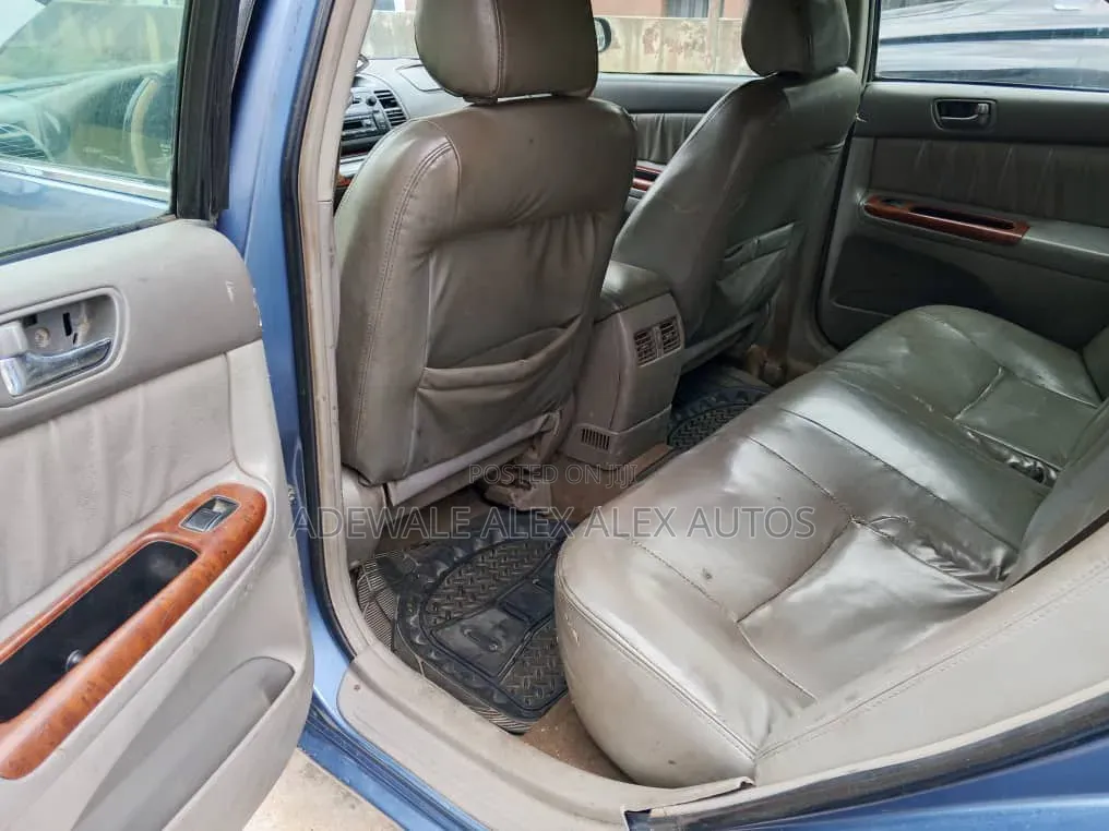 Toyota Camry XLE 4dr Sedan (2.4L 4cyl 4A) 2004 Blue
