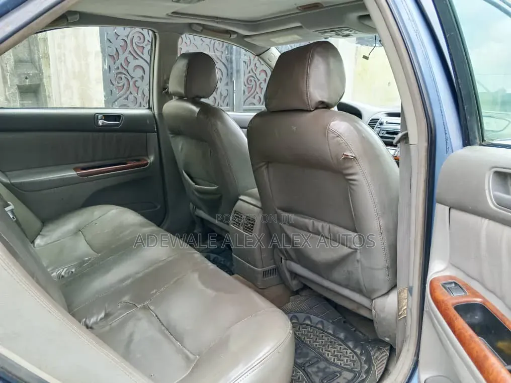 Toyota Camry XLE 4dr Sedan (2.4L 4cyl 4A) 2004 Blue