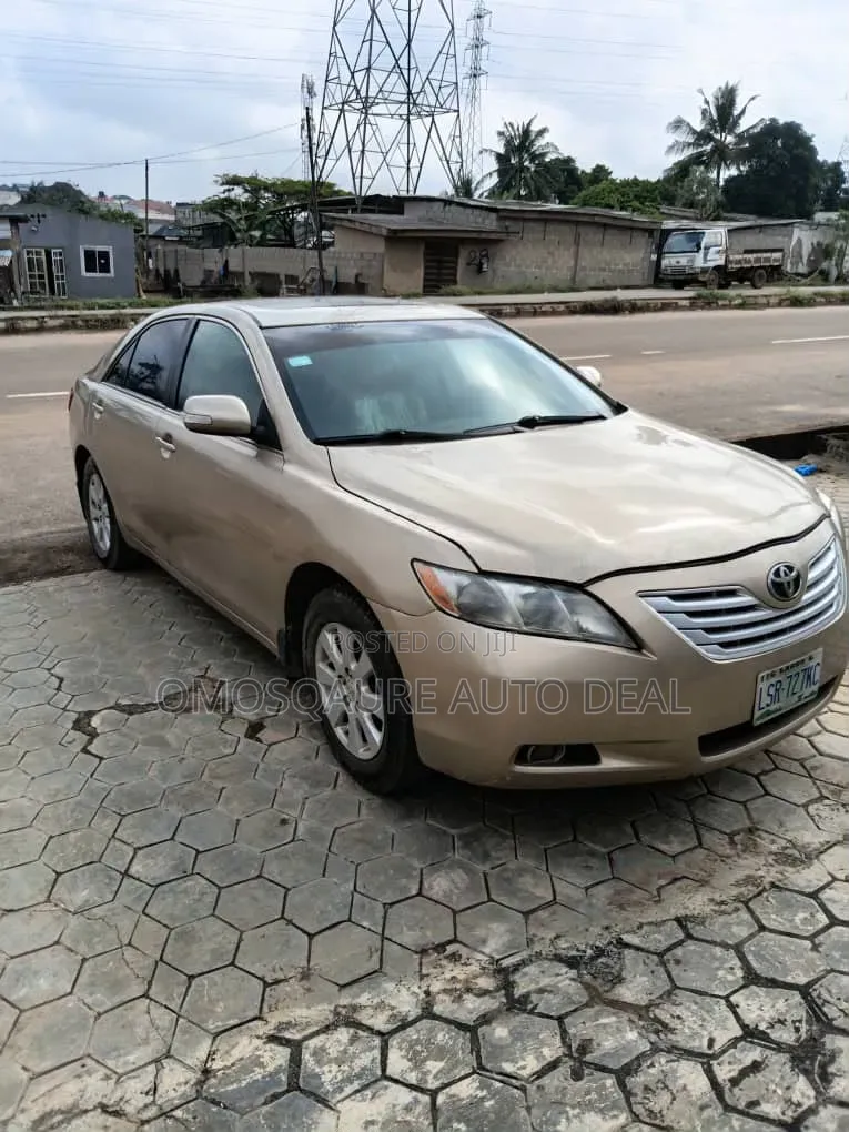Toyota Camry 2010 Gold