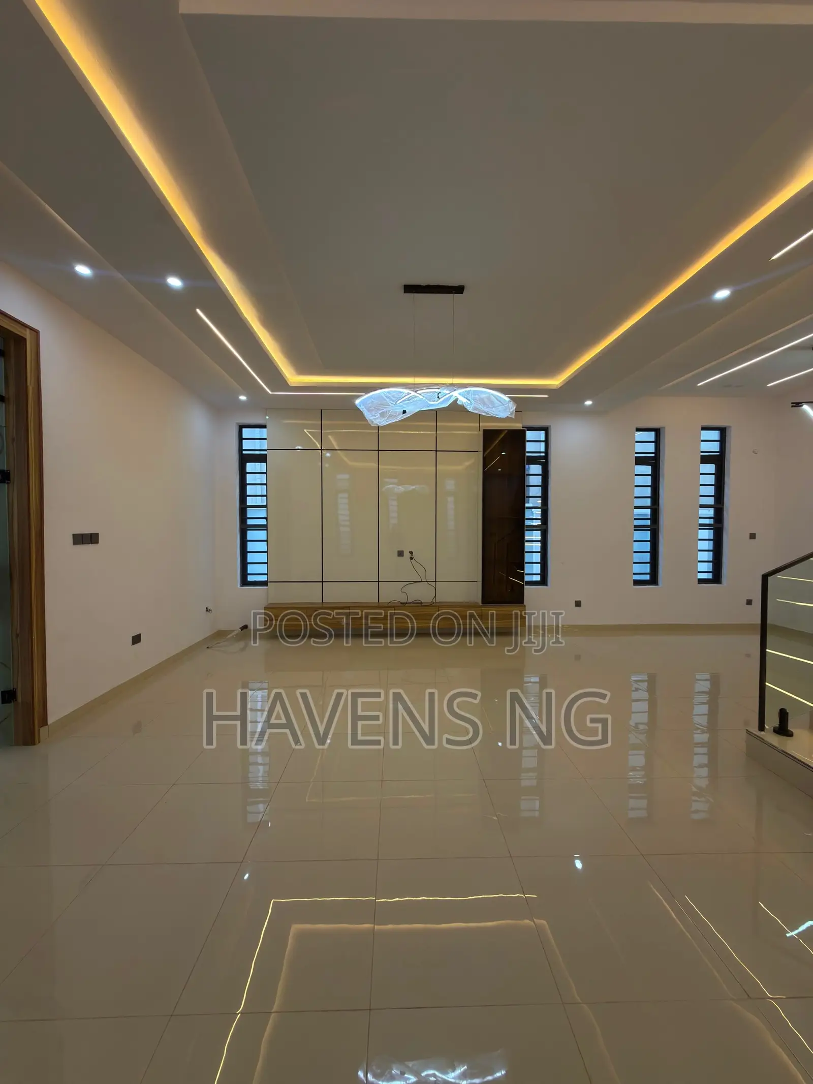 4bdrm Duplex in Akobo for sale