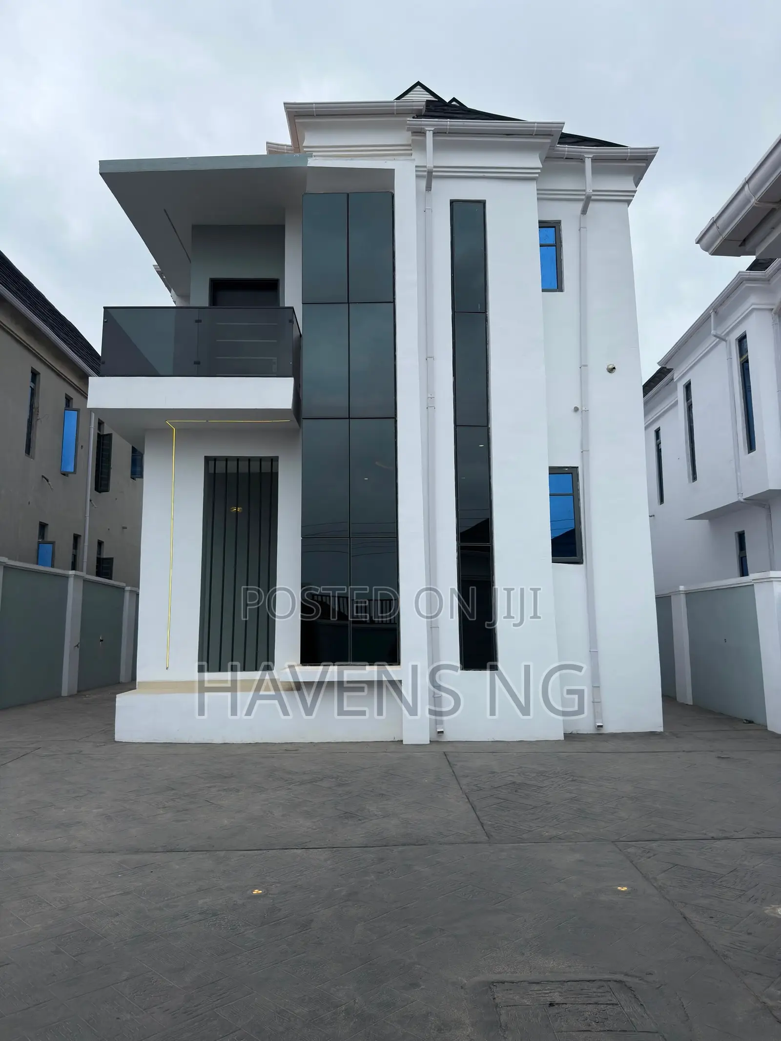 4bdrm Duplex in Akobo for sale
