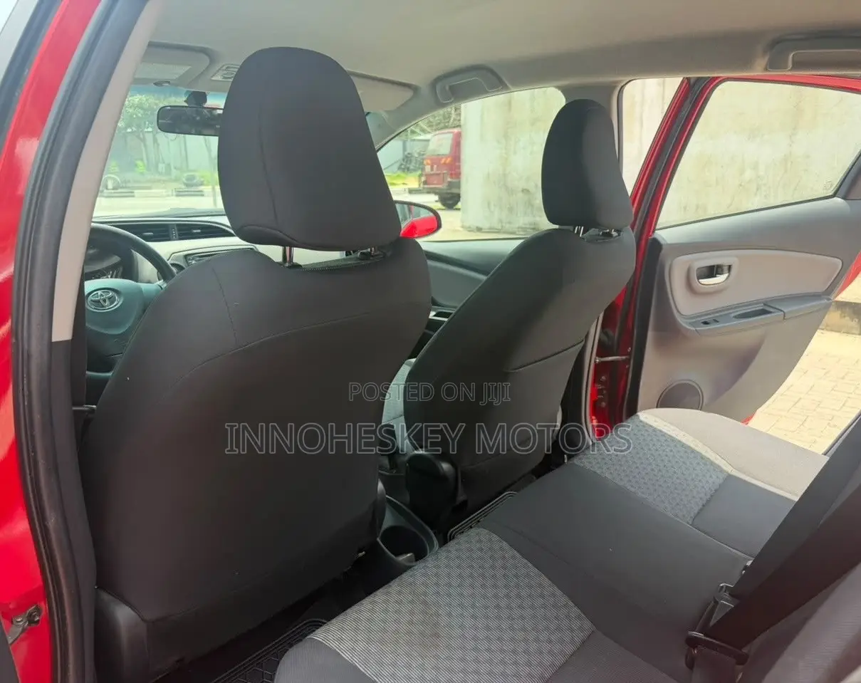 Toyota Yaris LE Hatchback 5dr 2015 Red