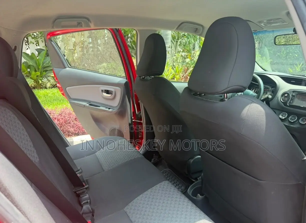 Toyota Yaris LE Hatchback 5dr 2015 Red