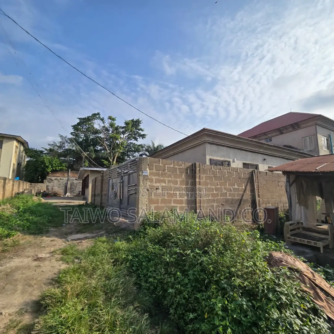 1bdrm Apartment in Agbowo for rent