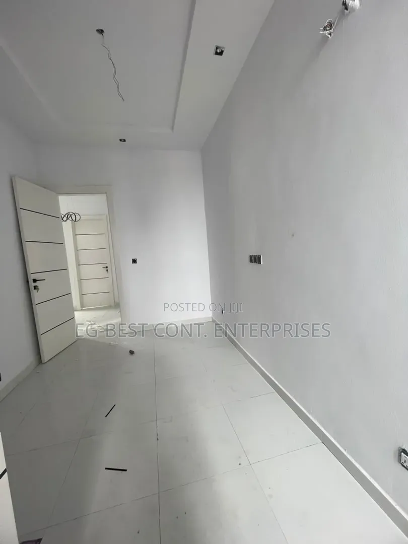 4bdrm Duplex in Ikota for sale