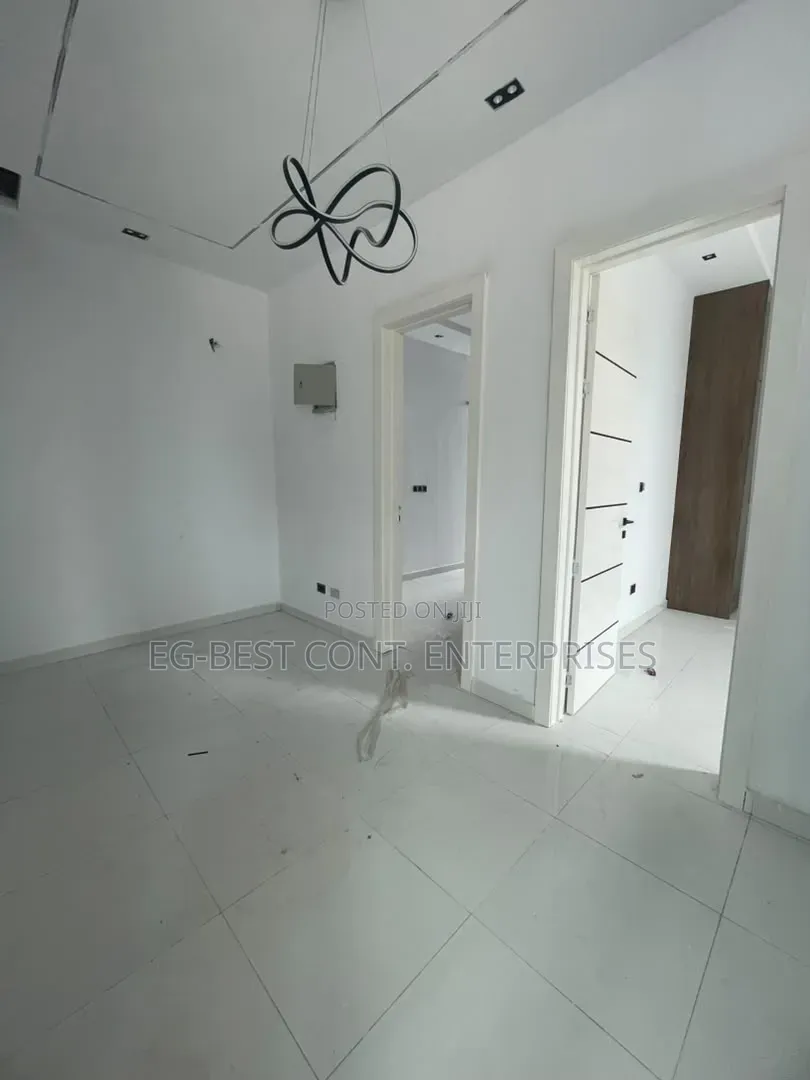 4bdrm Duplex in Ikota for sale