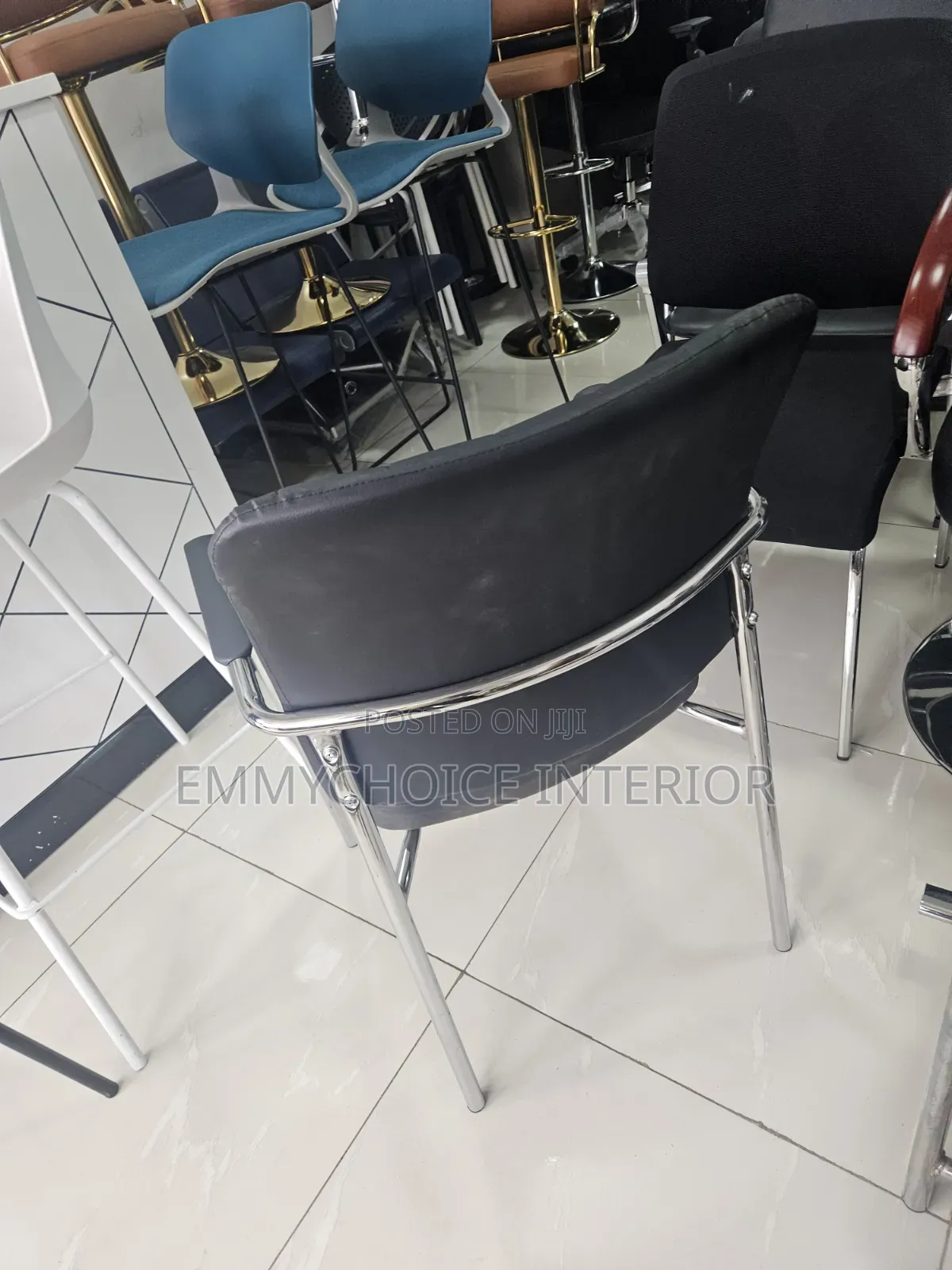 4 Leg Unique Visitor Chair of High Quality