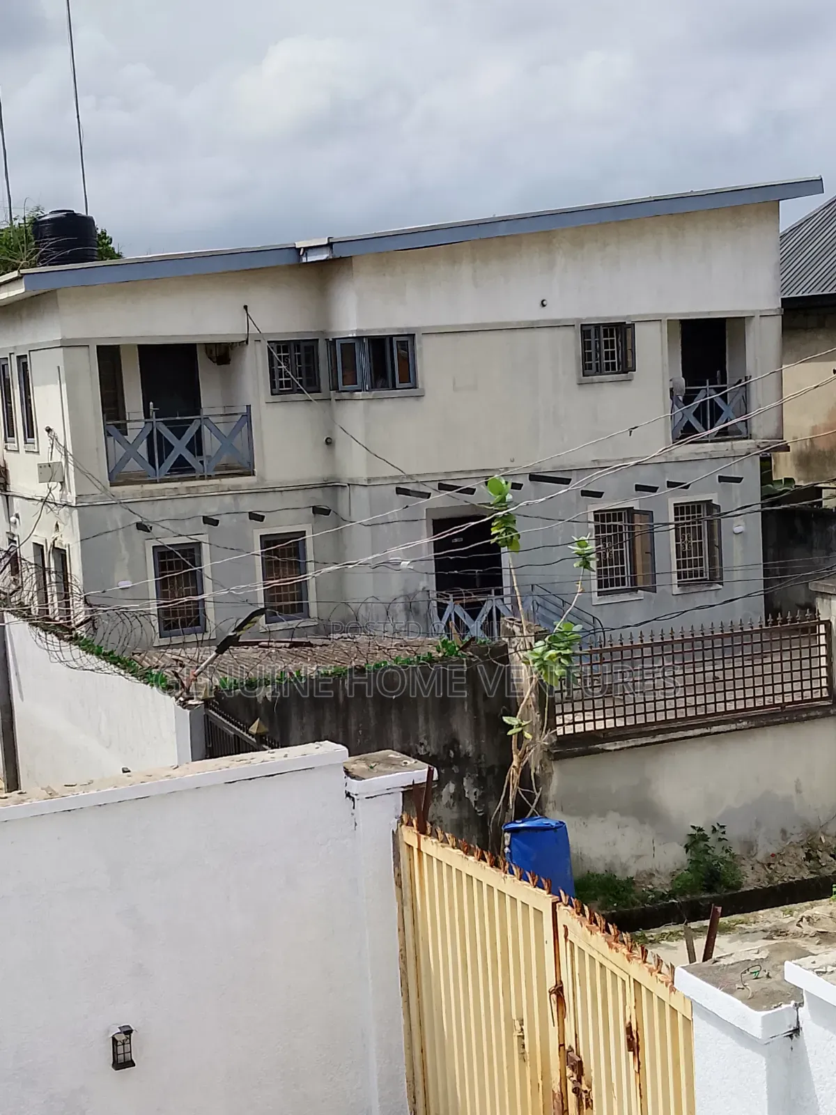 8bdrm Block of Flats in Ebute for sale