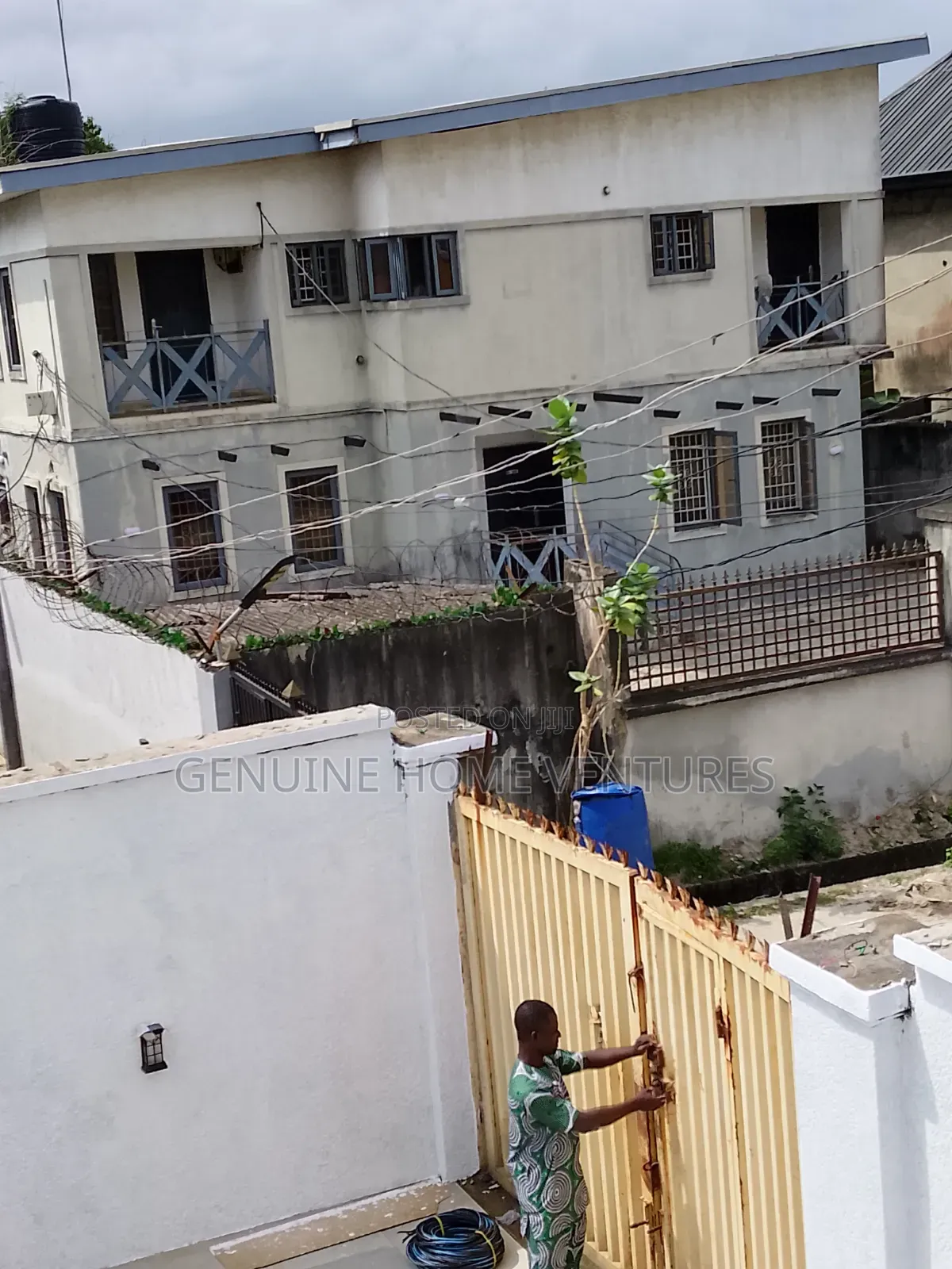 8bdrm Block of Flats in Ebute for sale