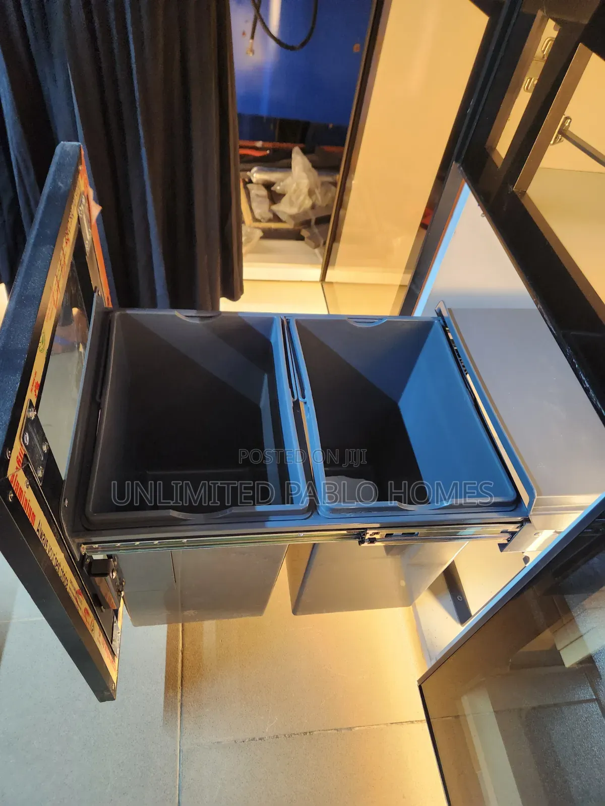 Pull-Out Dual Kitchen Waste Bin/Modern
