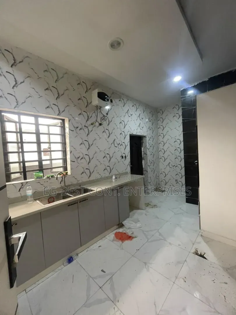 4bdrm Duplex in Ikota for rent