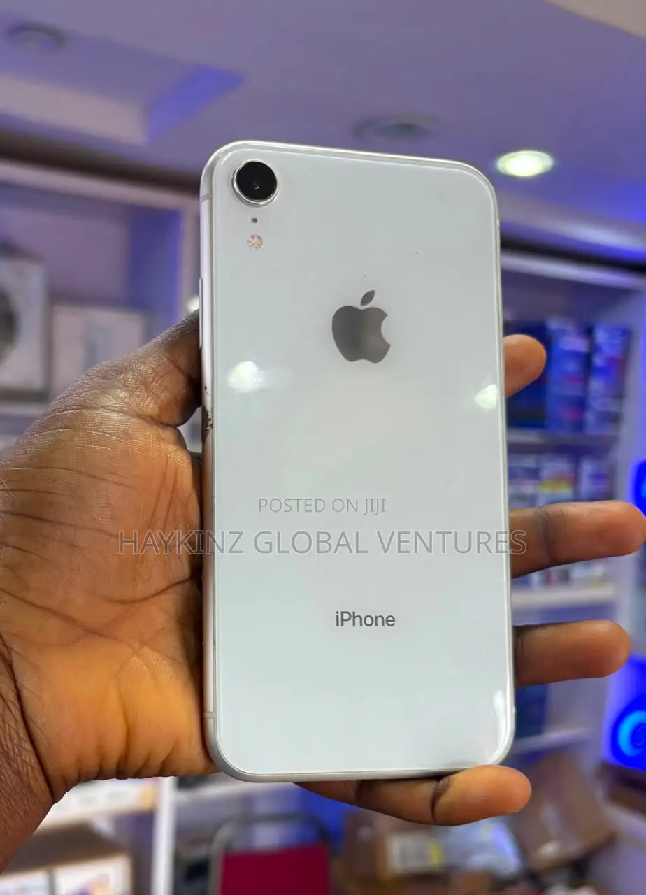 Apple iPhone XR 64 GB White