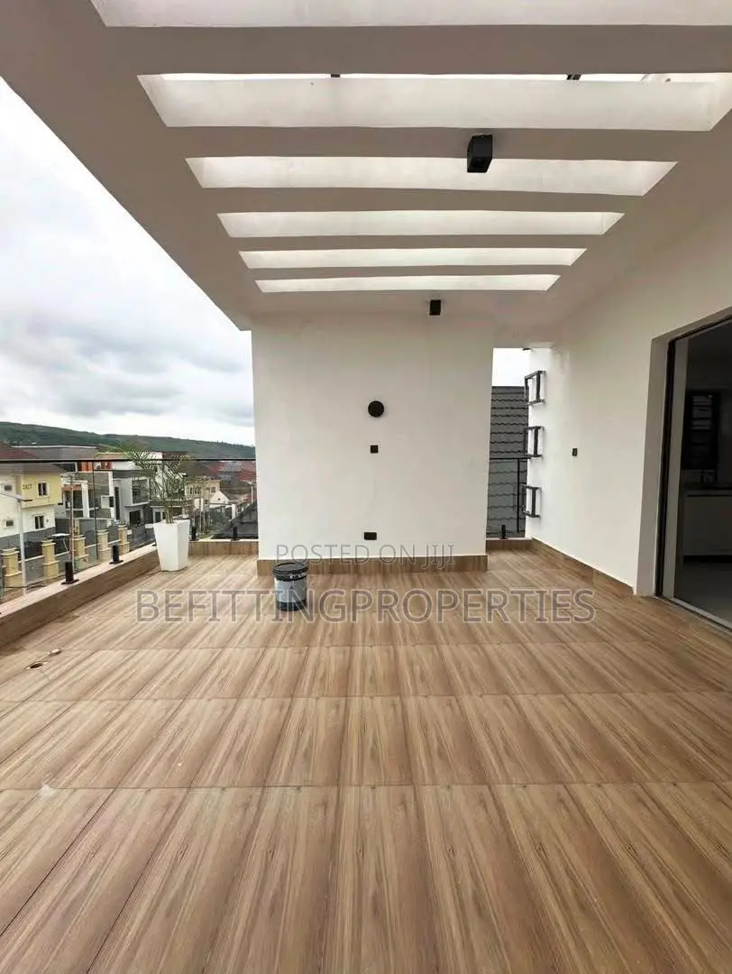 6bdrm Duplex in Abuja (FCT) for sale