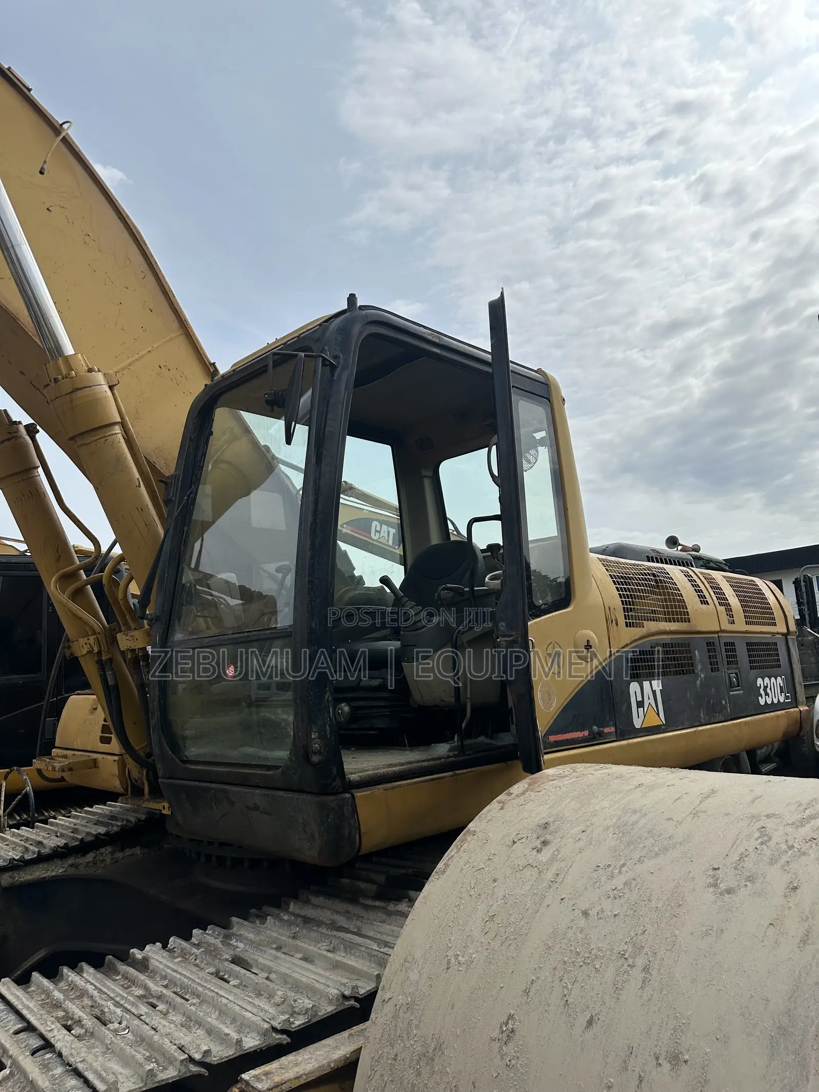 Caterpillar Excavator 330CL for Sale: Price: 150M Naira Only.