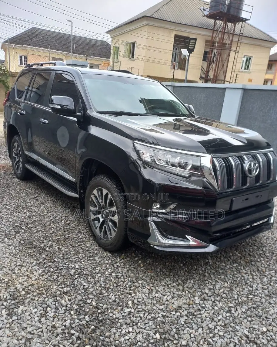 Toyota Land Cruiser Prado 2023 Black