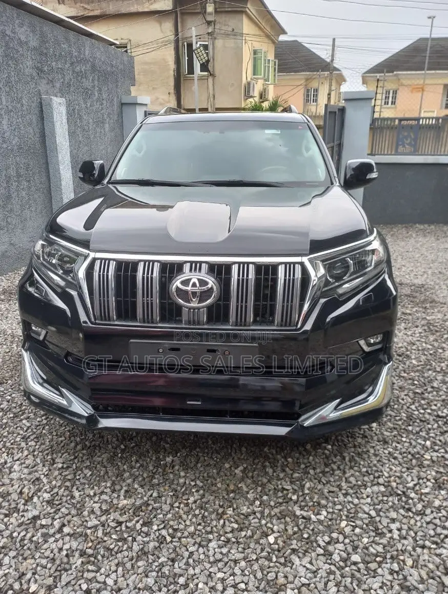 Toyota Land Cruiser Prado 2023 Black