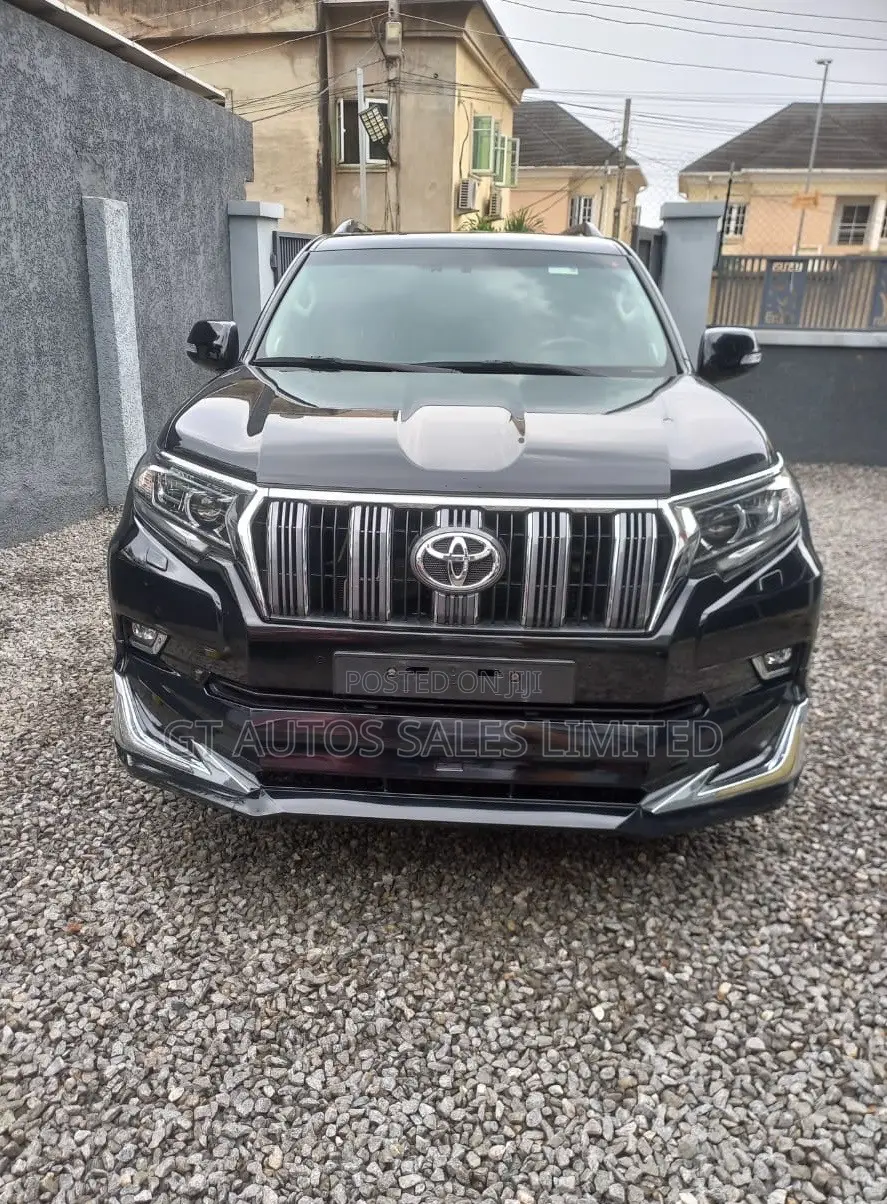 Toyota Land Cruiser Prado 2023 Black