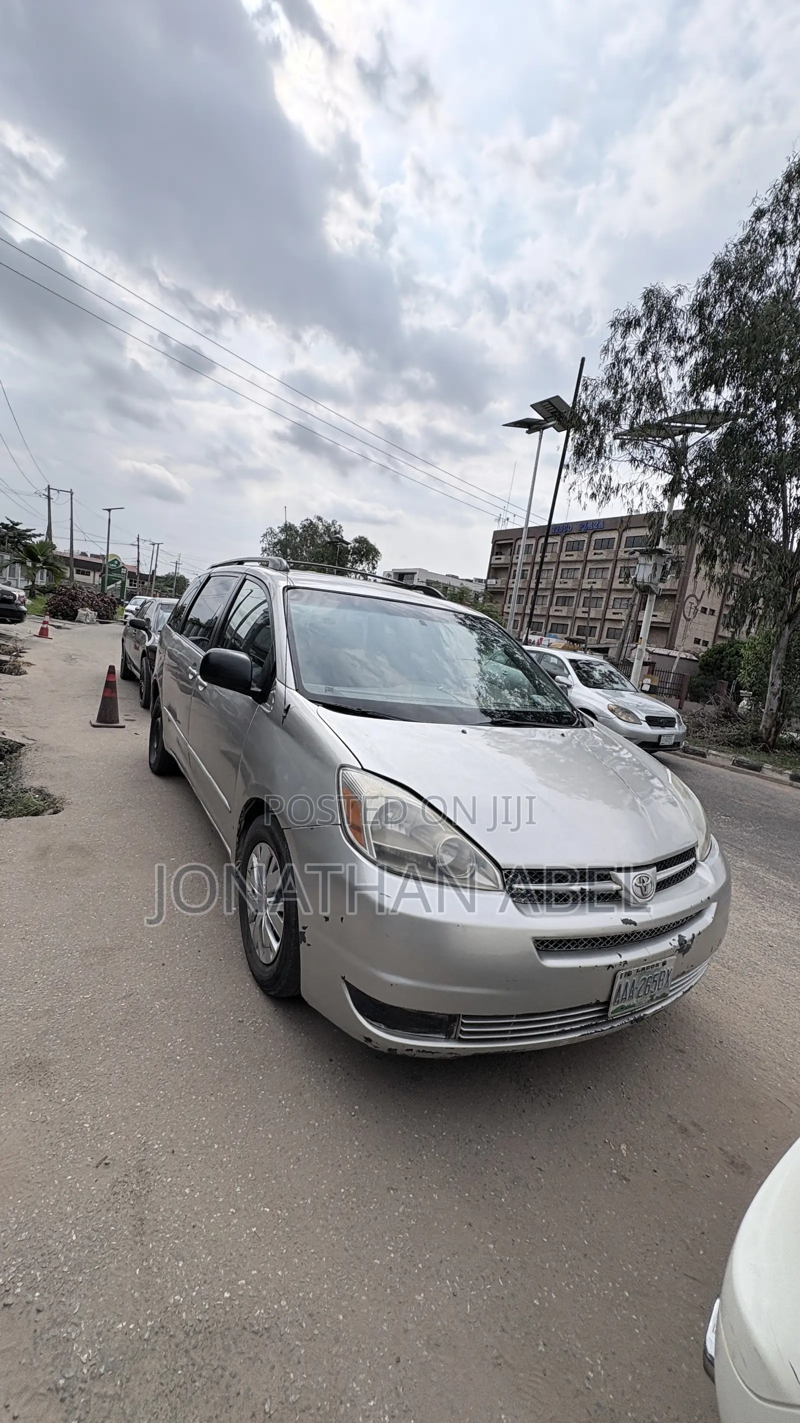 Toyota Sienna 2024 Silver
