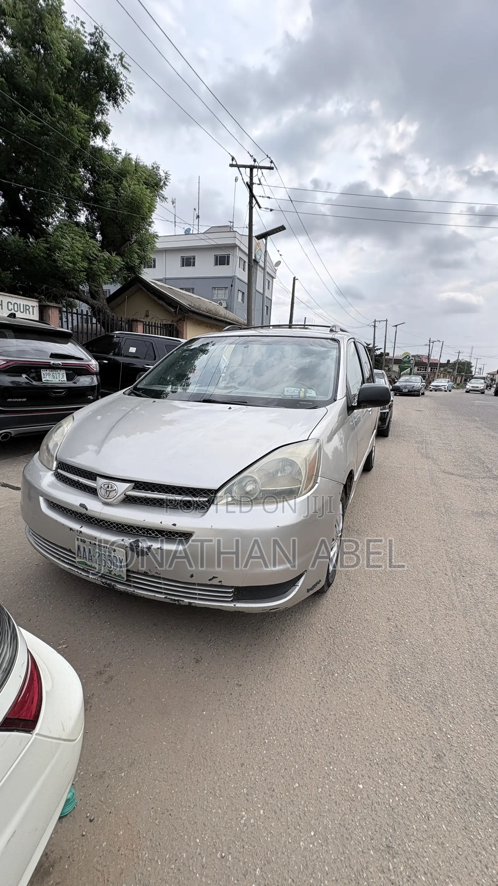 Toyota Sienna 2024 Silver
