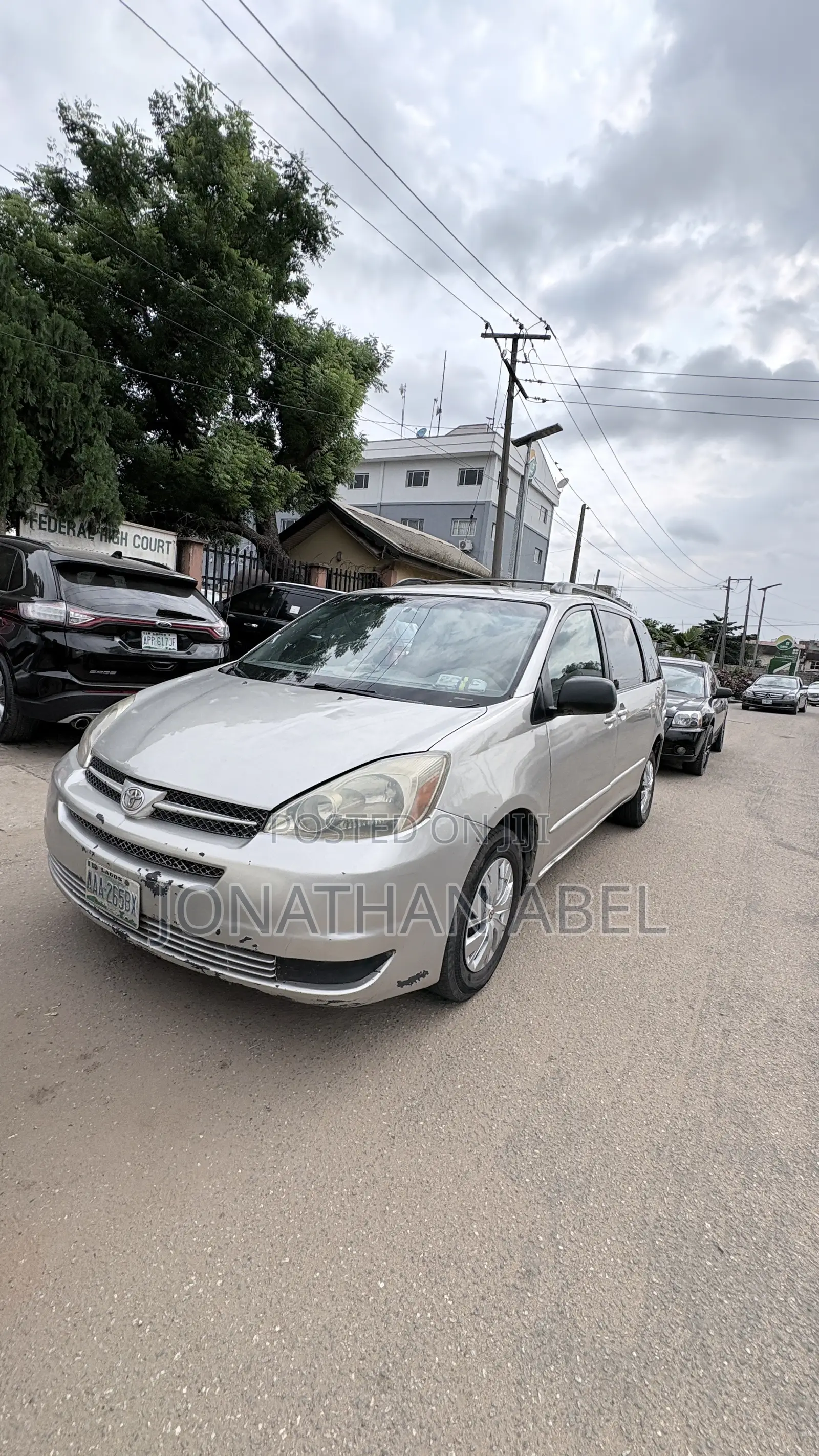 Toyota Sienna 2024 Silver