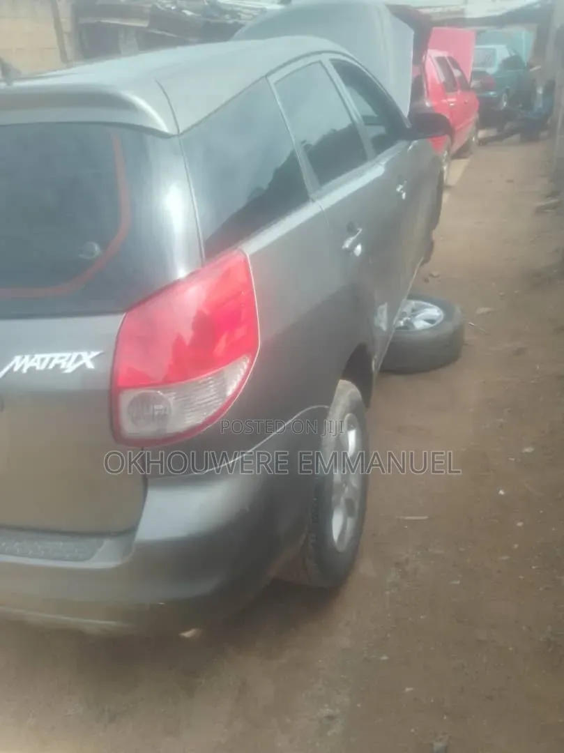 Toyota Matrix 2004 Gray