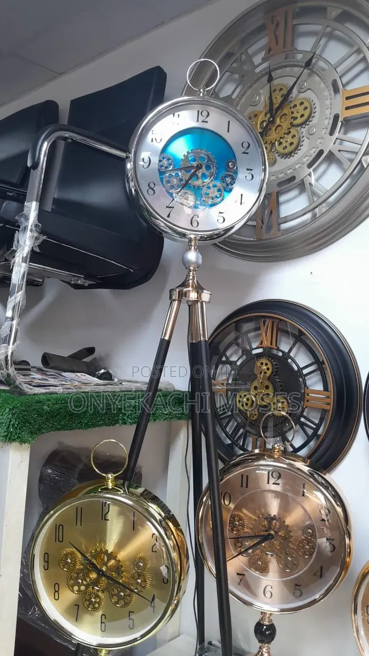 Industrial Standing Gear Clock With Charger