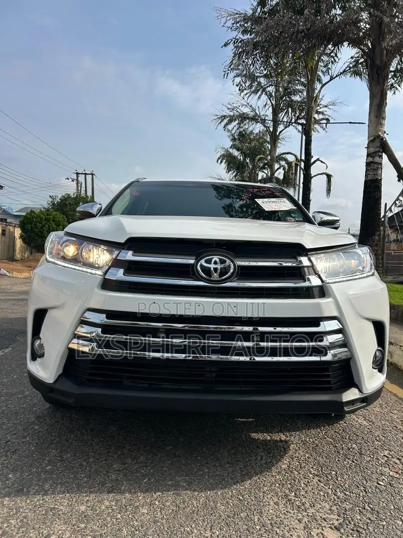 Toyota Highlander XLE 4dr SUV AWD (3.5L 6cyl 6A) 2015 White
