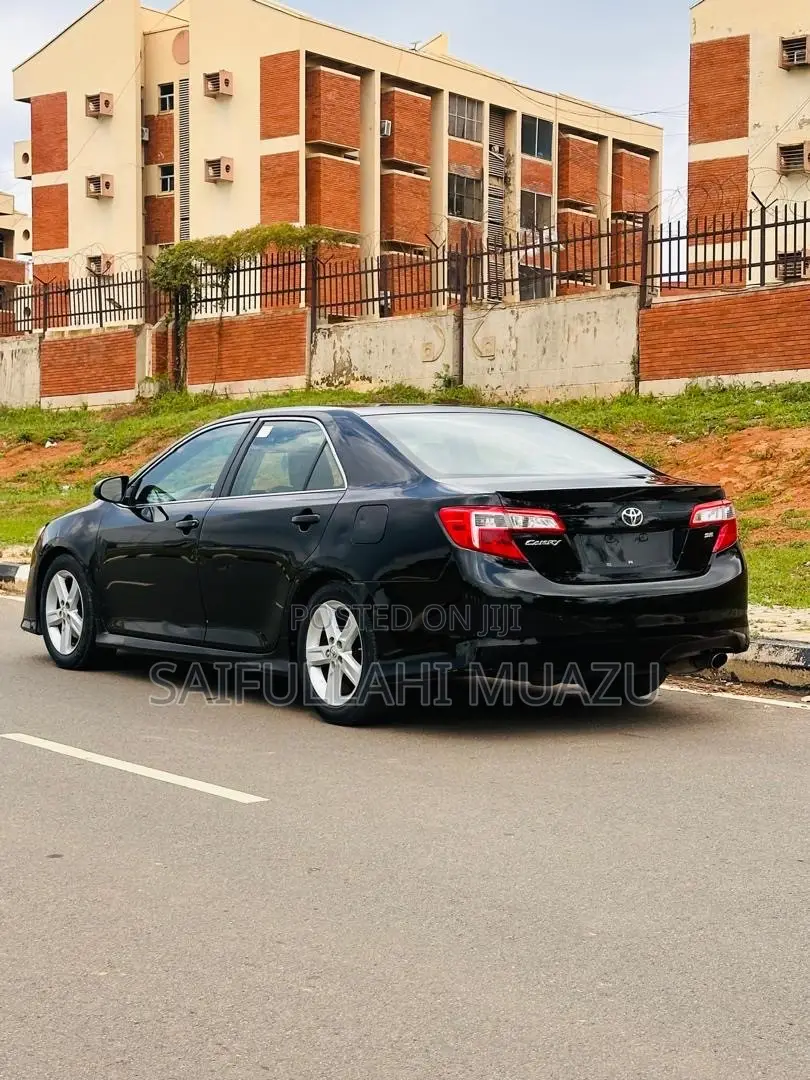 Toyota Camry SE 4dr Sedan (2.5L 4cyl 6A) 2013 Black