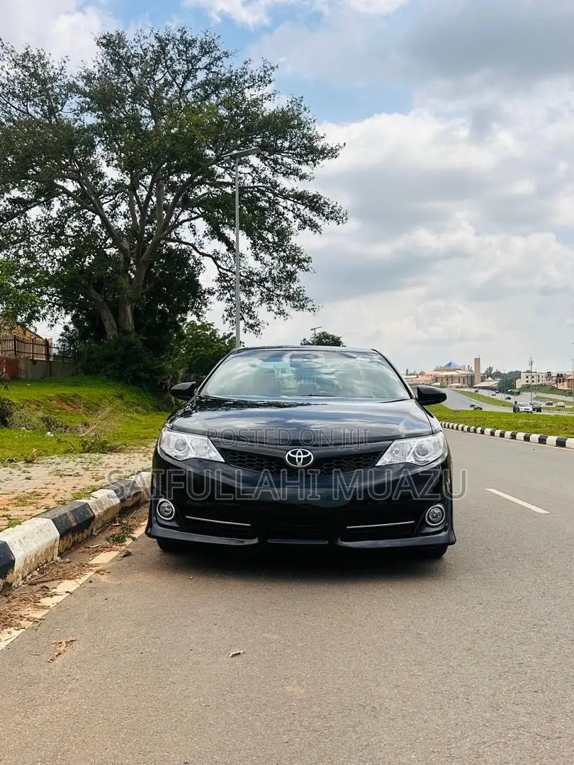 Toyota Camry SE 4dr Sedan (2.5L 4cyl 6A) 2013 Black